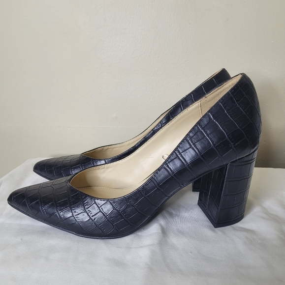 Liz Claiborne Haslett Pumps NWT Black Croc-Embossed Pointed Toe Career Preppy 11 - Picture 6 of 11